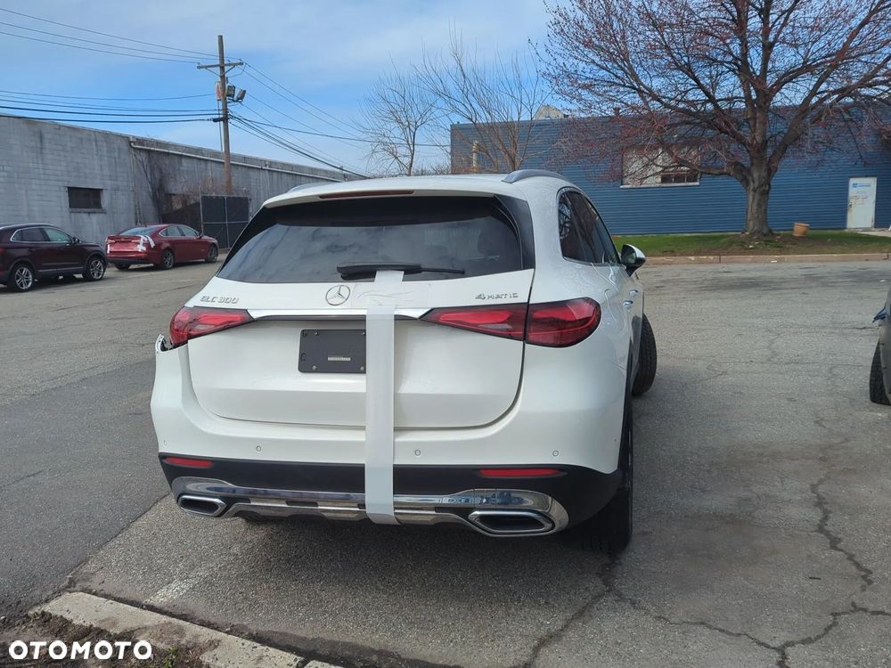 Mercedes-Benz GLC 300 4Matic 9G-TRONIC Avantgarde Advanced - 10