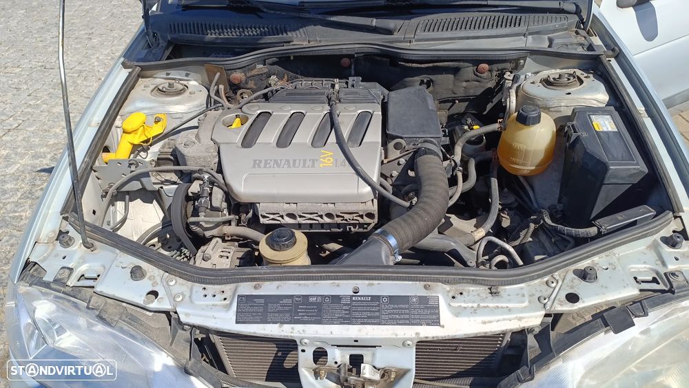 Renault Mégane Classic 1.4 16V RTE AC — fotografia 12