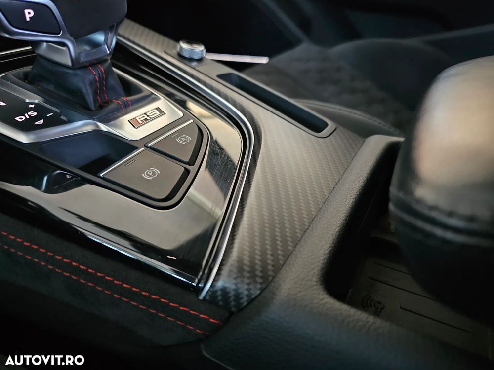 Audi RS4 Avant - 12