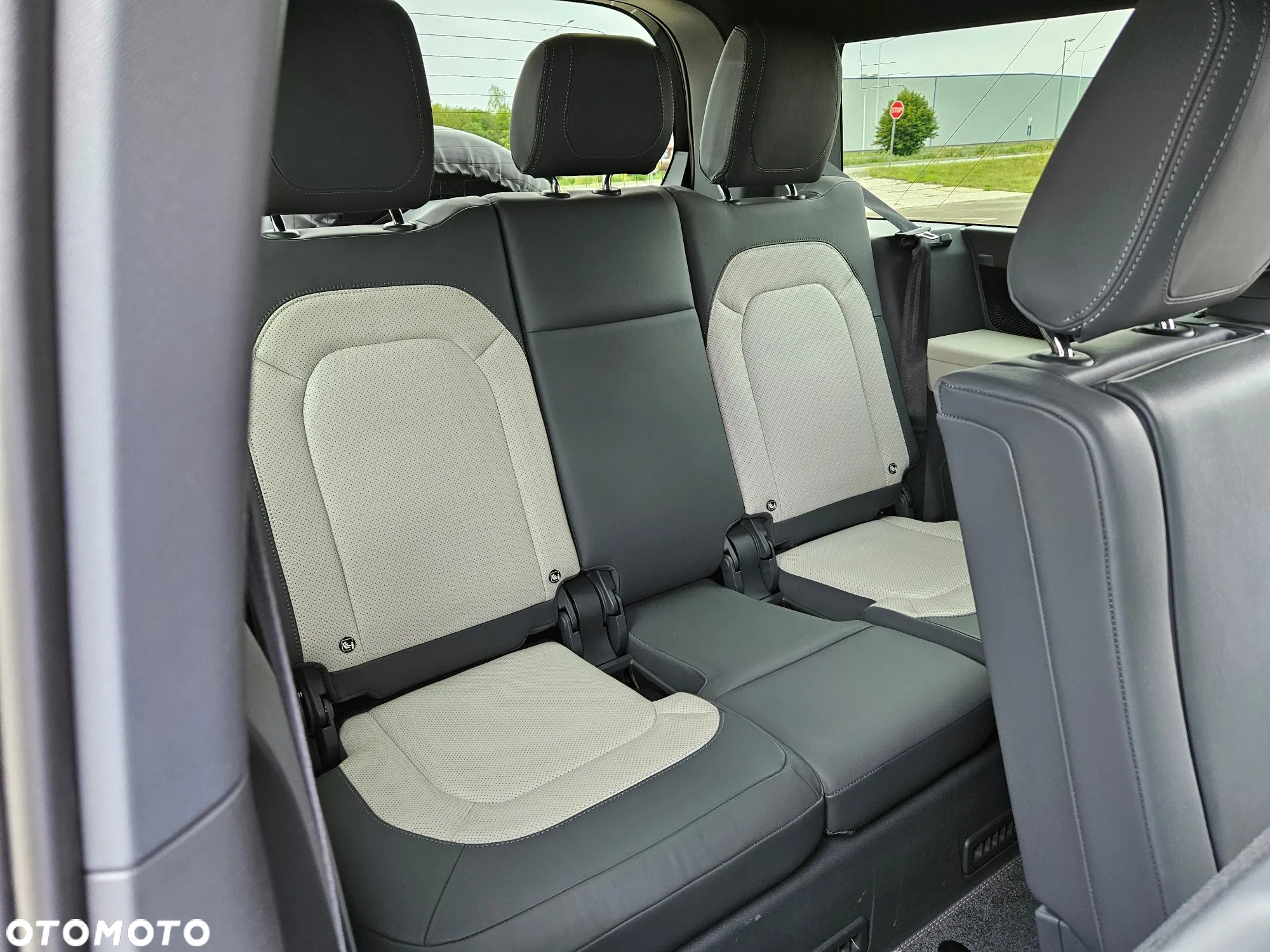 Land Rover Defender 130 3.0 D300 mHEV X-Dynamic HSE - 14