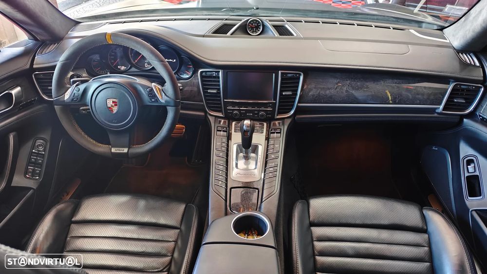 Porsche Panamera Turbo S PDK - 25
