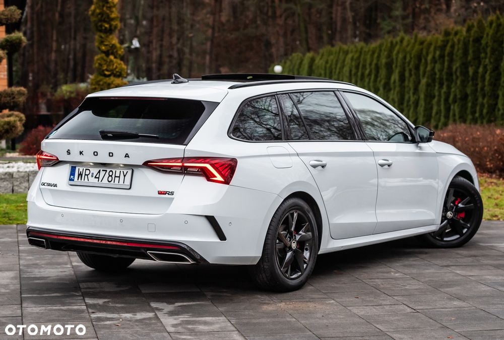 Skoda Octavia 2.0 TDI DSG RS Plus - 2