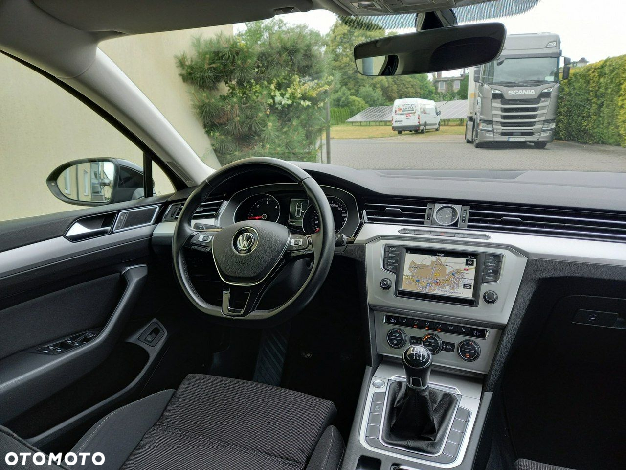 Volkswagen Passat 2.0 TDI BMT Trendline - 27