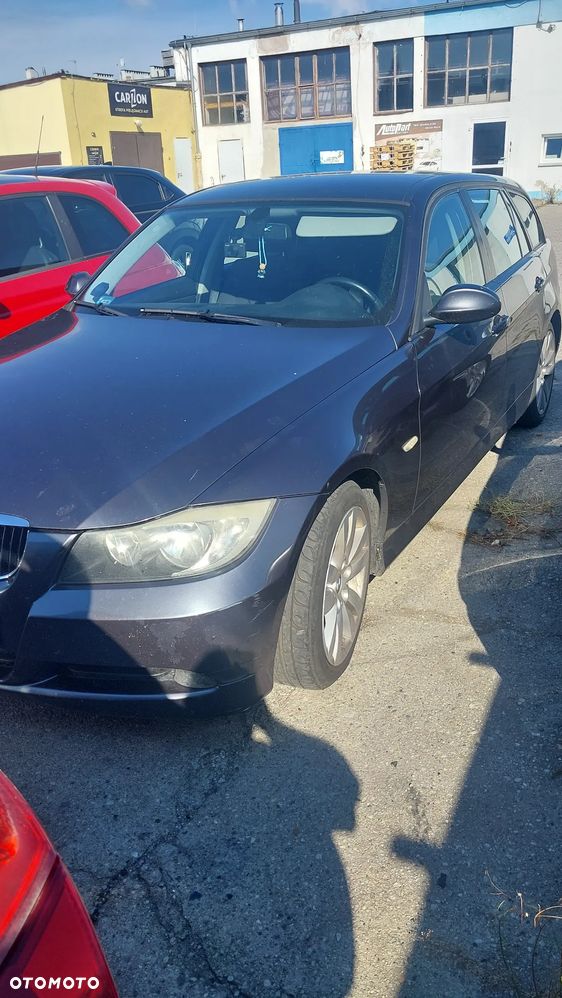 BMW Seria 3 318d - 3