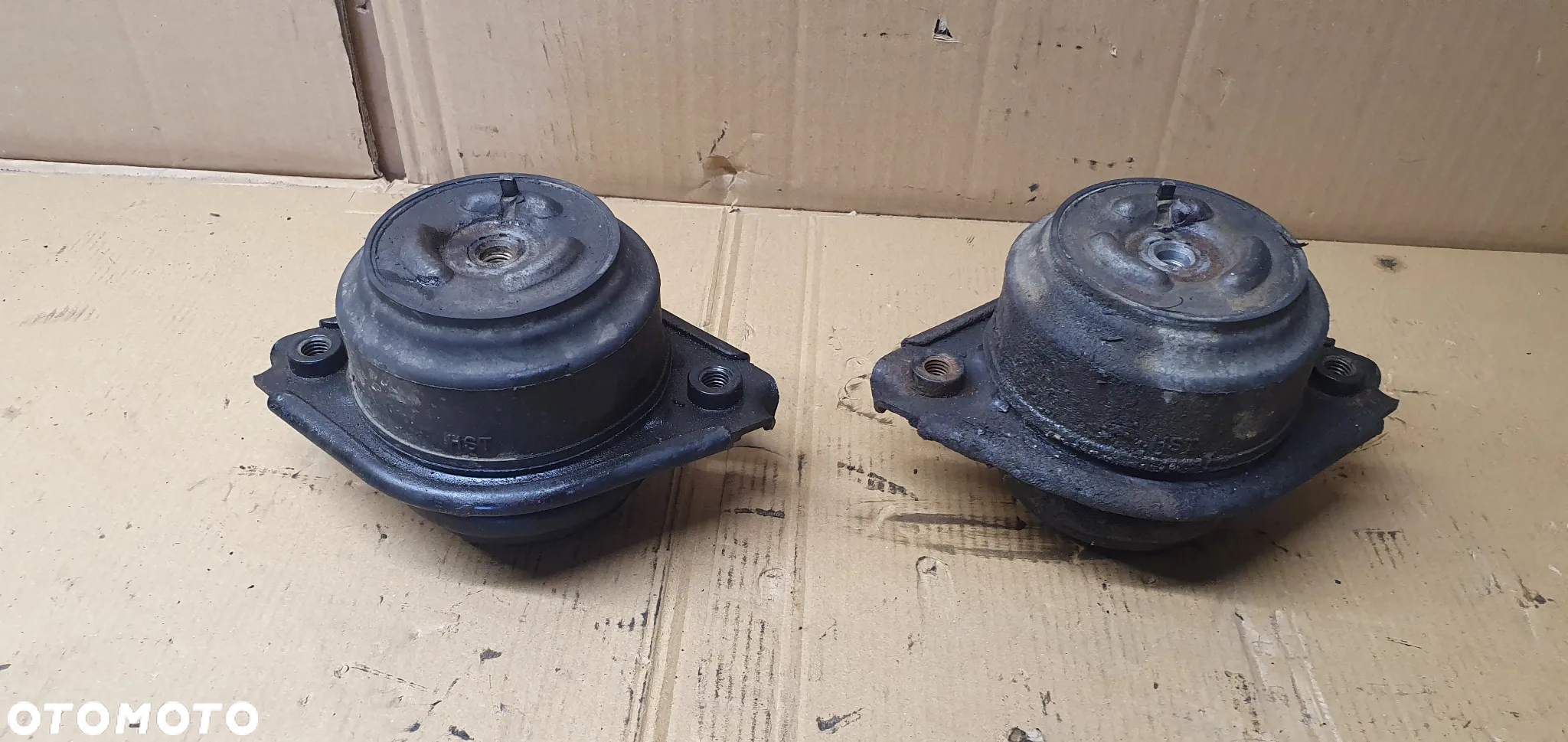 Łapa poduszka silnika Mercedes R-Klasa W251 3.0 CDI A2512404117 - 3