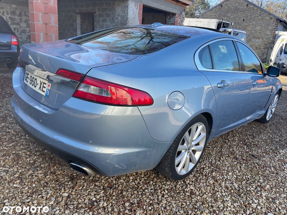 Jaguar XF - 10
