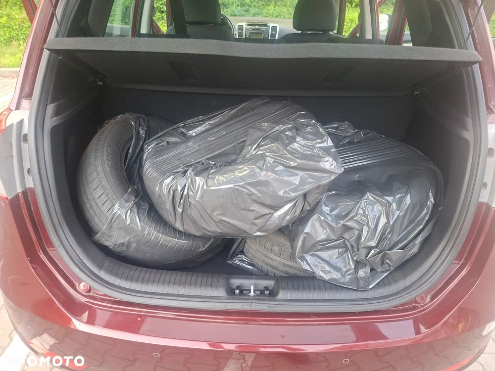 Hyundai ix20 1.4 blue Passion - 19