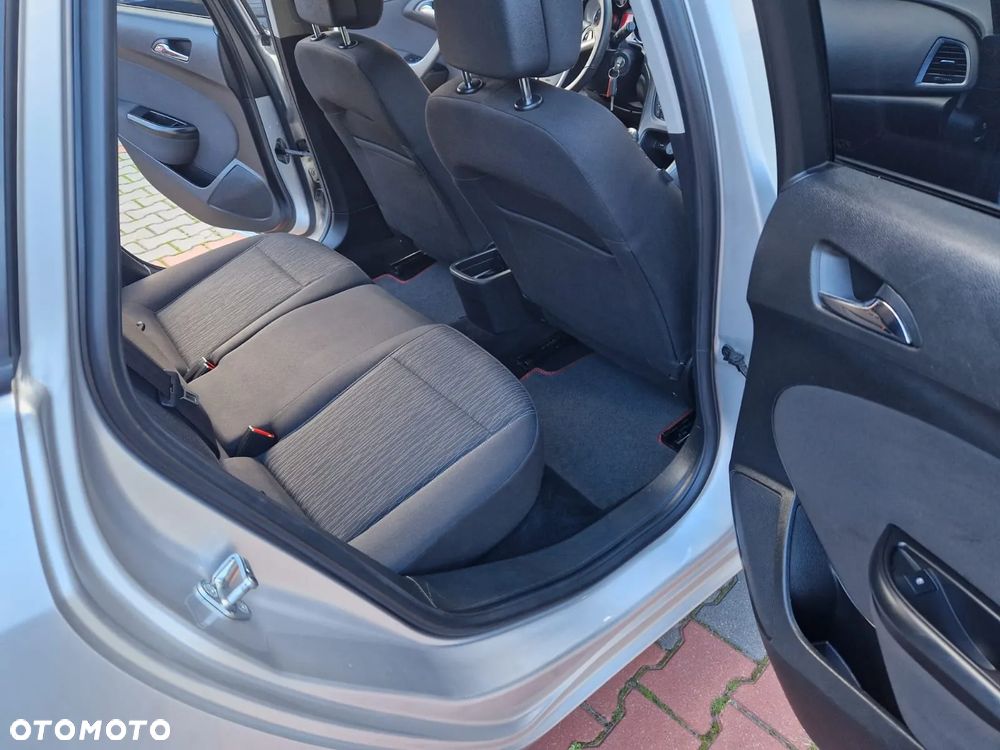 Opel Astra 1.4 Turbo Sports Tourer - 17