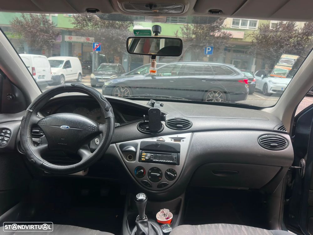 Ford Focus 1.6 Ghia - 9