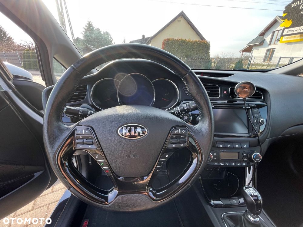 Kia Ceed - 28