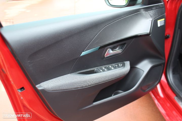 Peugeot e-208 Style - 22