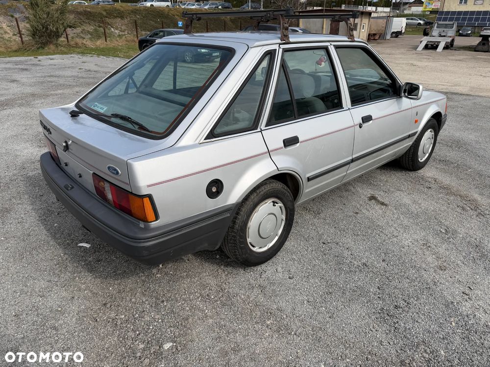 Ford Escort 1.3 CL - 5