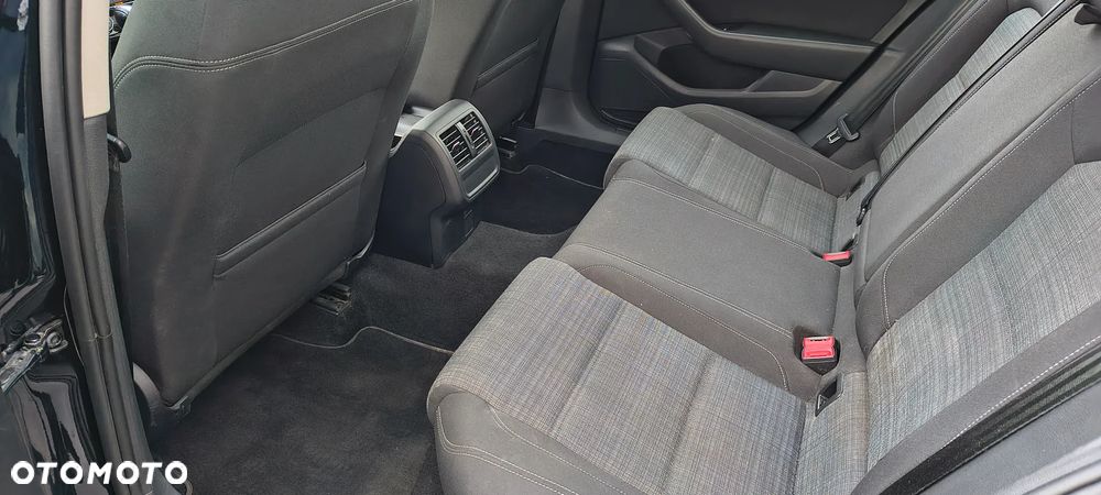 Volkswagen Passat 1.5 TSI EVO Business DSG - 32
