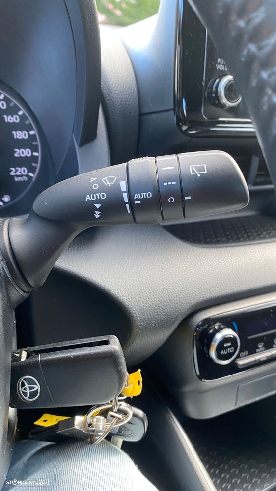 Toyota Yaris 1.5 HDF Comfort - 30