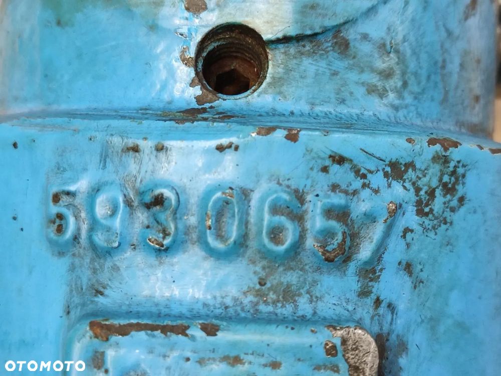 Siłownik stabilizator Mecalac 12 MTX (5930657) - 9