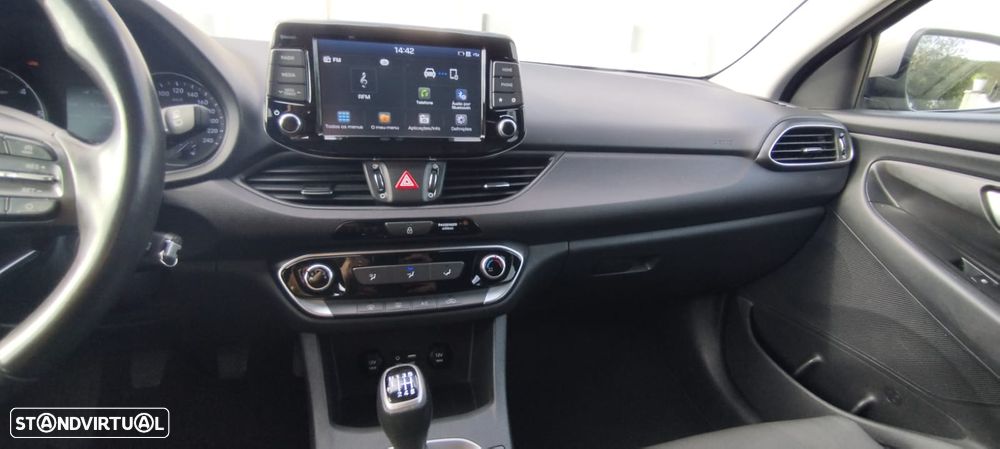 Hyundai i30 SW 1.6 CRDi Style+Navi - 9