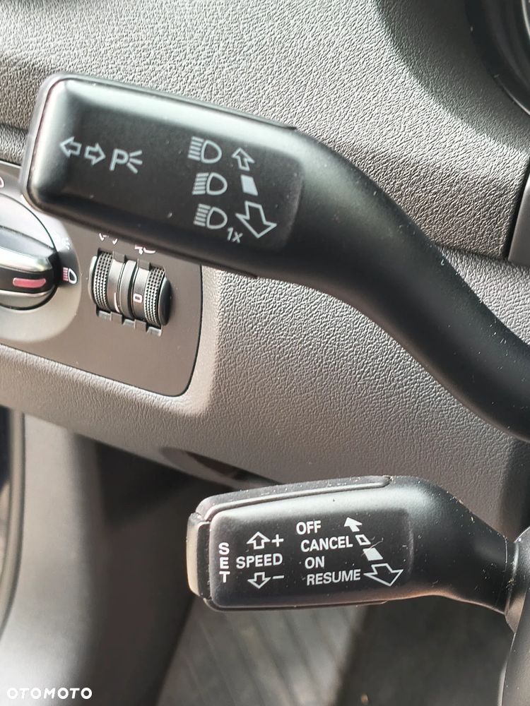 Audi A3 Sportback 1.6 TDI DPF Ambiente - 23