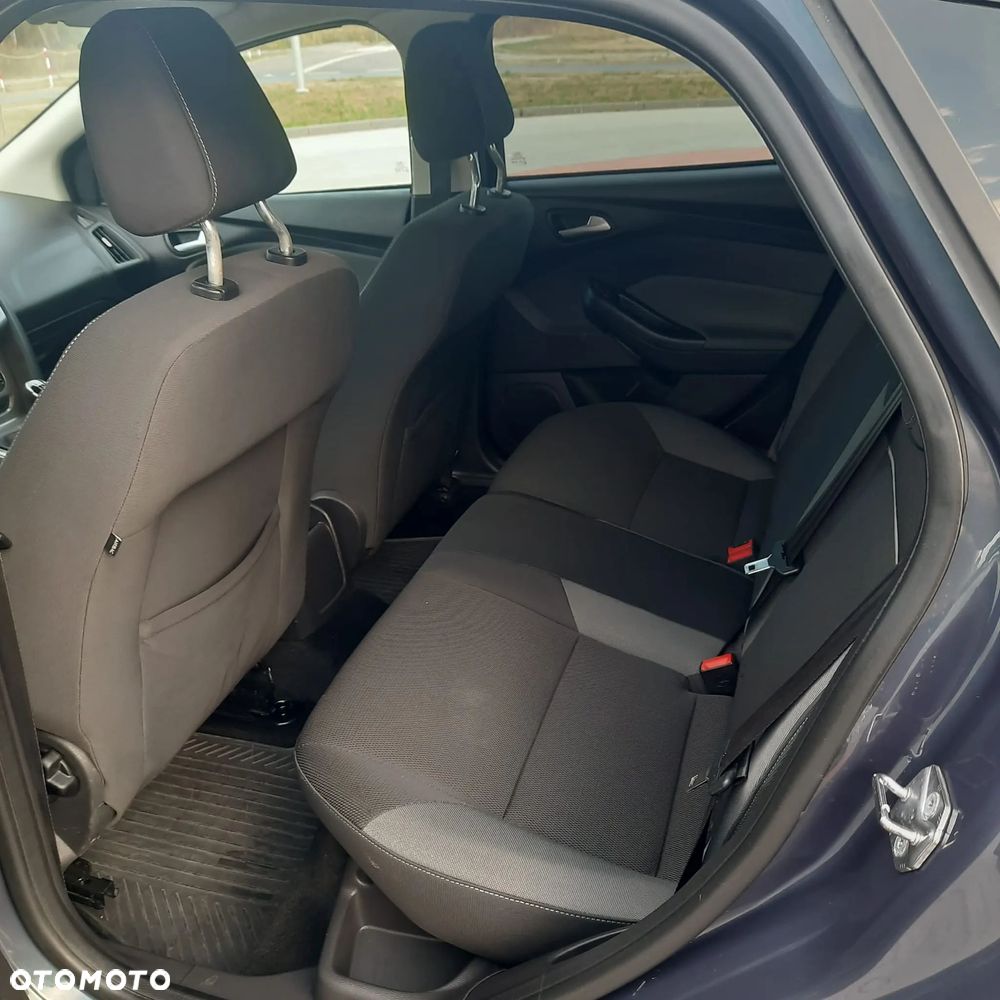 Ford Focus 1.6 Ambiente - 10