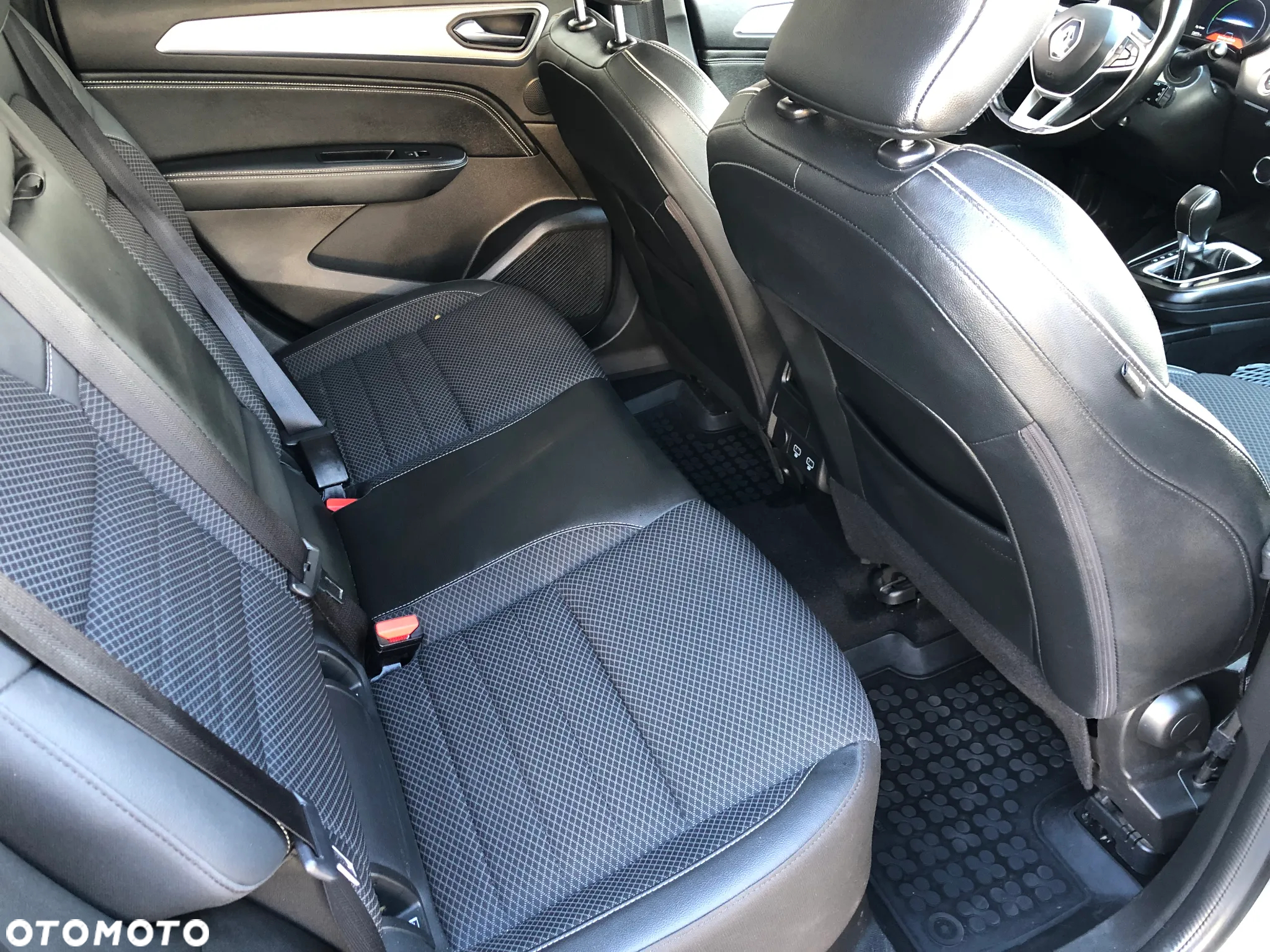 Renault Arkana 1.6 E-TECH Intens MMT - 16