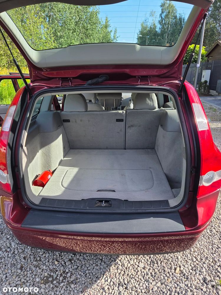 Volvo V50 2.4 - 12