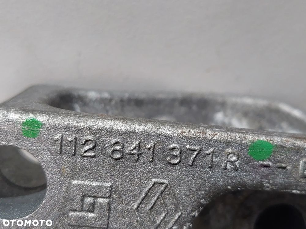 ŁAPA WSPORNIK PODUSZKI SILNIKA RENAULT TRAFIC III 3 R2016 1,6 DCI 145KM NR 112841371R - 2