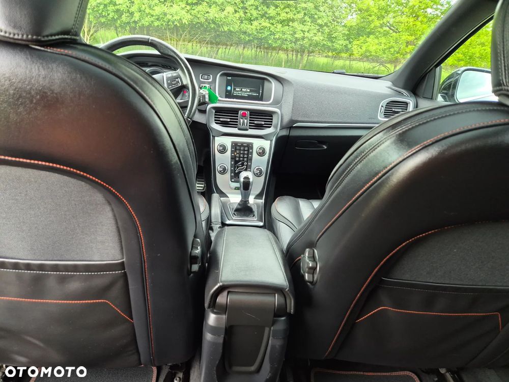 Volvo V40 D4 Drive-E Ocean Race - 15