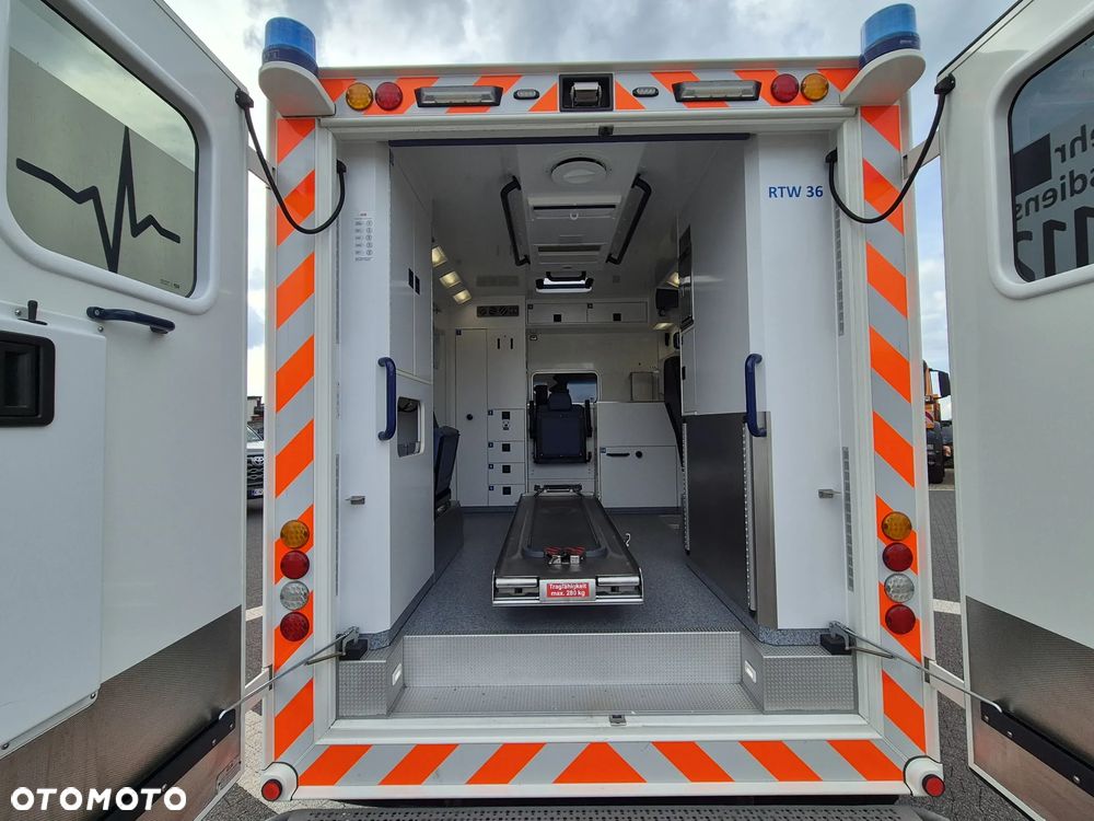 Mercedes-Benz Sprinter 4x4  519 Ambulans - 9