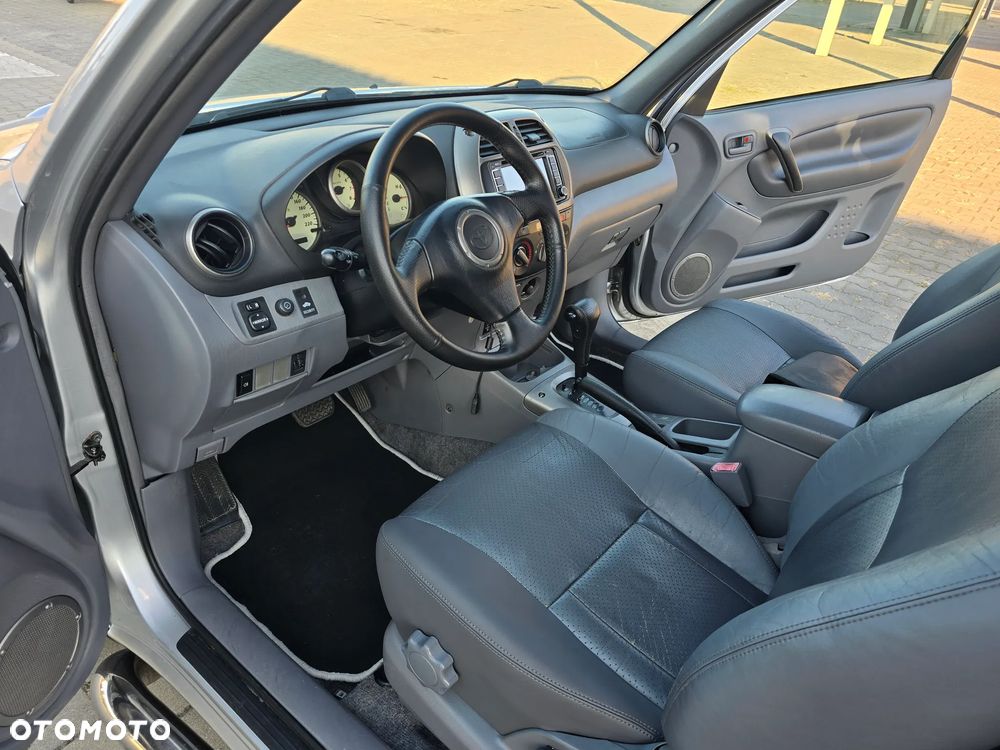 Toyota RAV4 - 18
