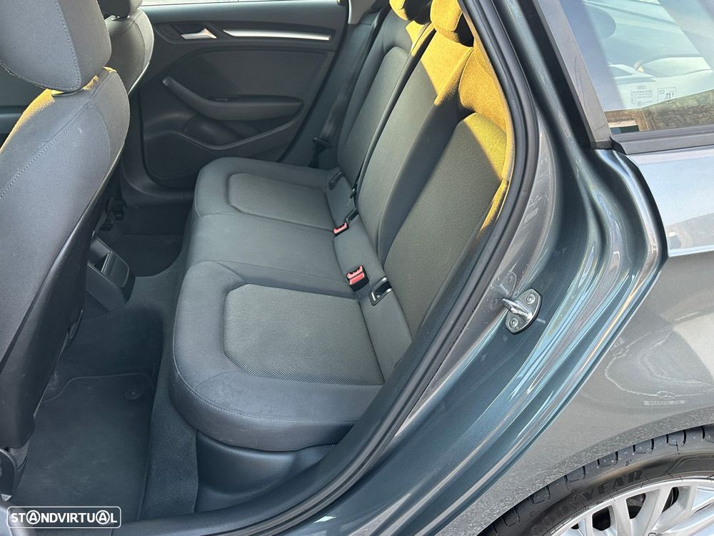 Audi A3 Sportback 1.6 TDI Design - 11