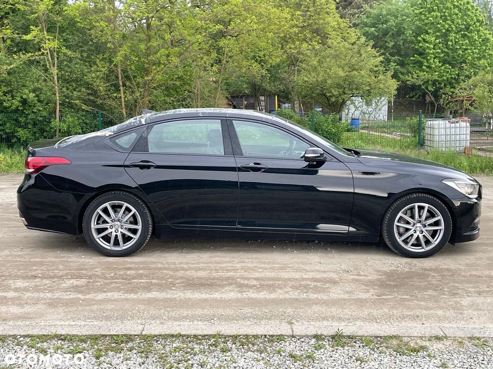 Hyundai Genesis - 4