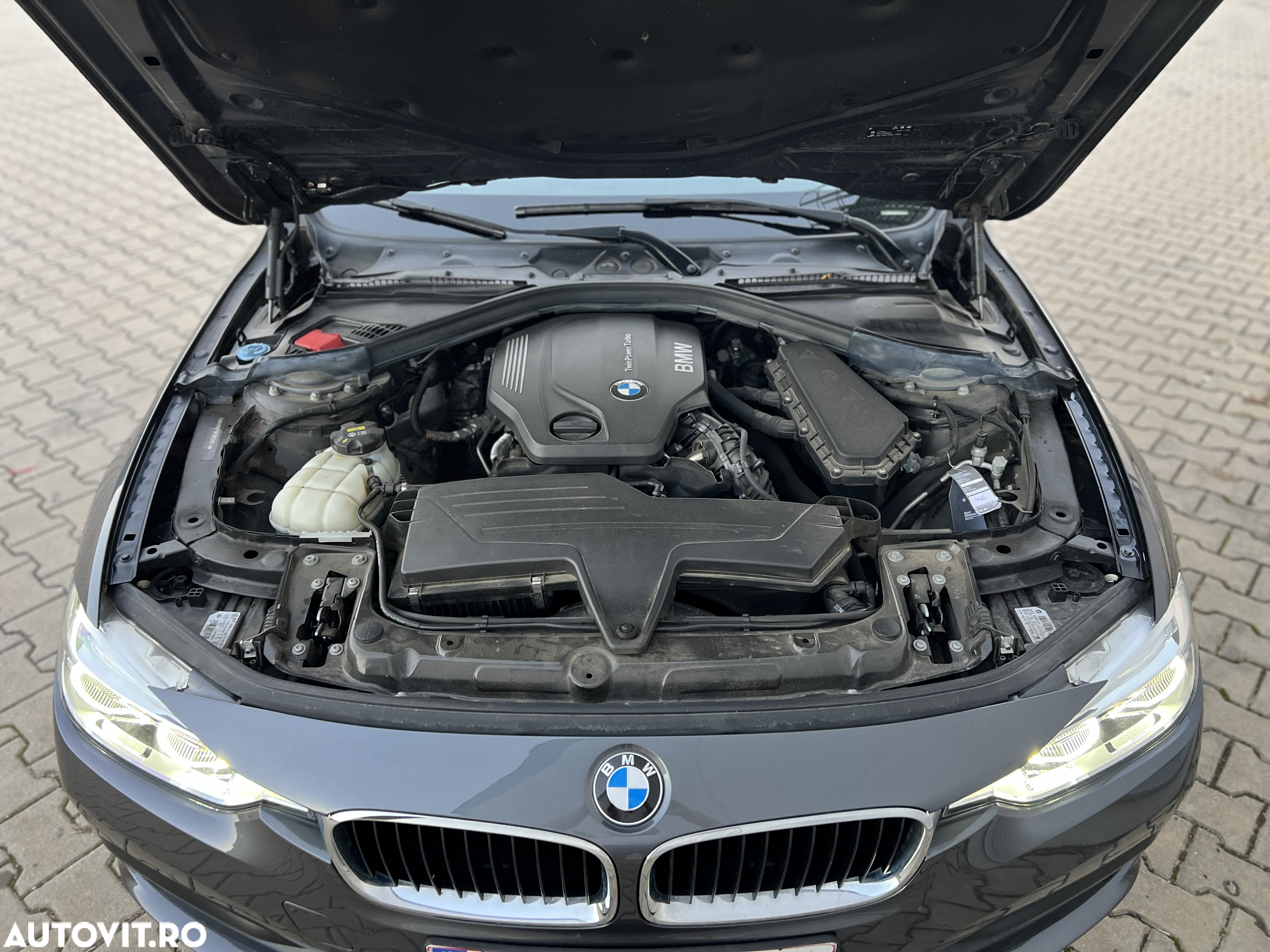 BMW Seria 3 318d Touring Advantage - 18