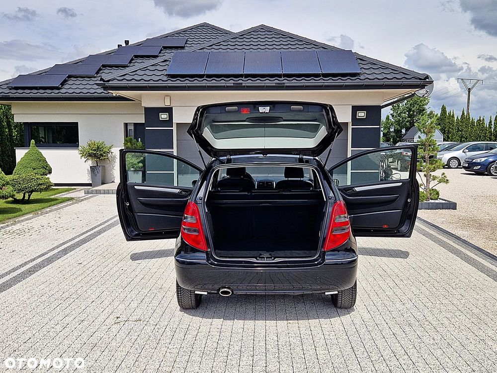 Mercedes-Benz Klasa A 170 Avantgarde Edition 10 - 11