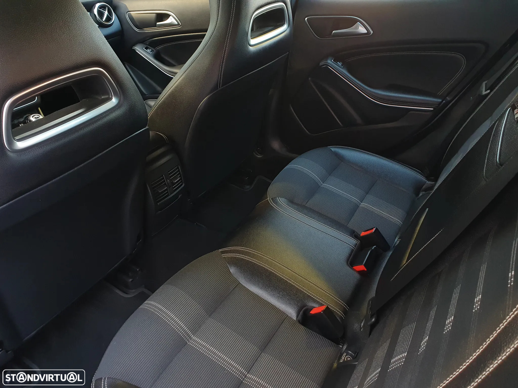 Mercedes-Benz GLA 200 (CDI) d Urban - 22