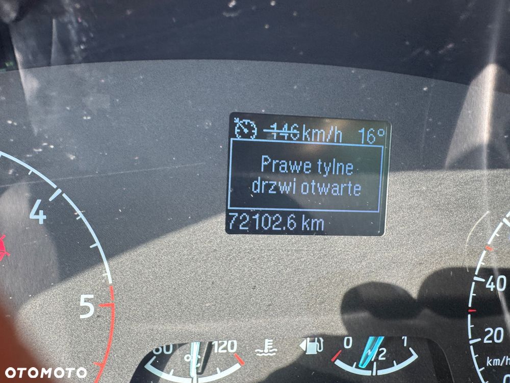 Volkswagen Passat 3.2 V6 FSI 4Motion DSG Highline - 9