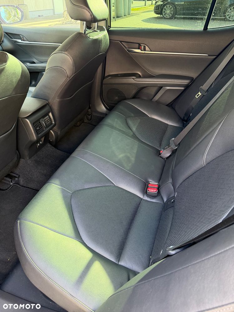 Toyota Camry 2.5 Hybrid Executive CVT - 6