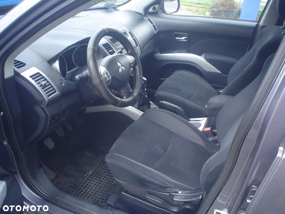 Mitsubishi Outlander 2.0 DID Intense - 4