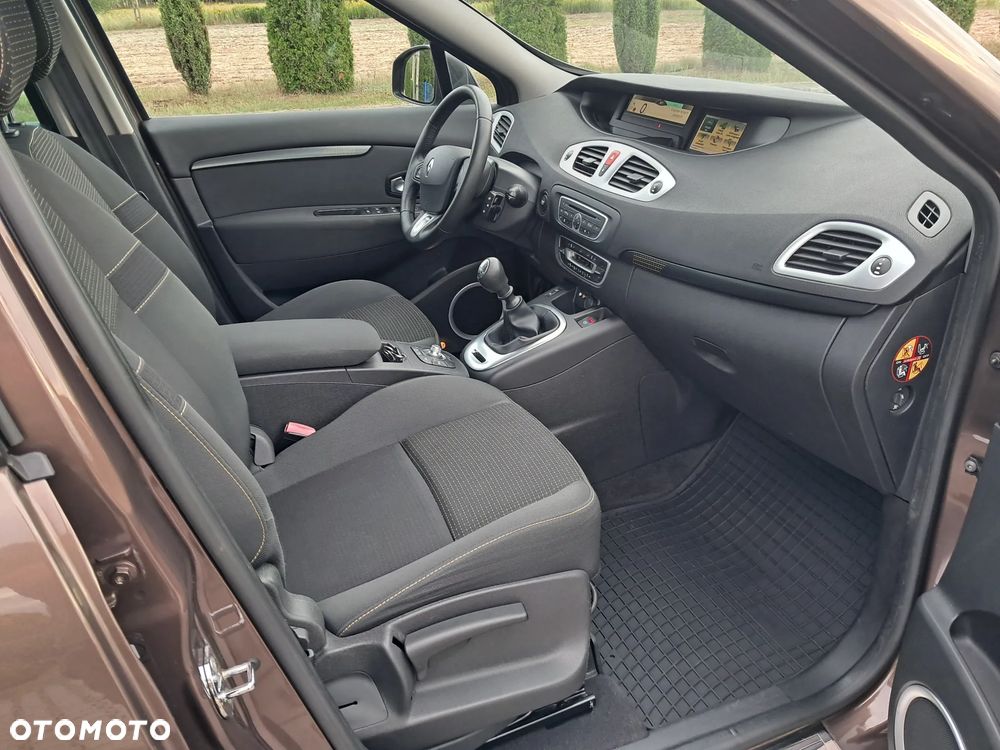 Renault Scenic 1.6 16V Luxe Privilege - 22
