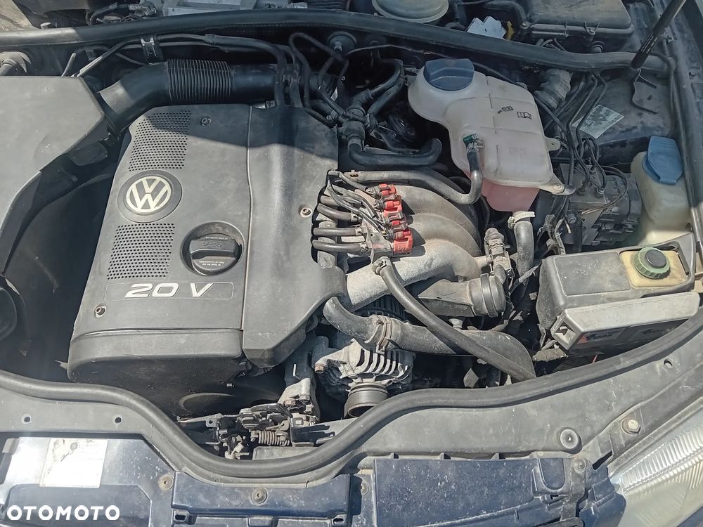 Volkswagen Passat 1.8 - 7