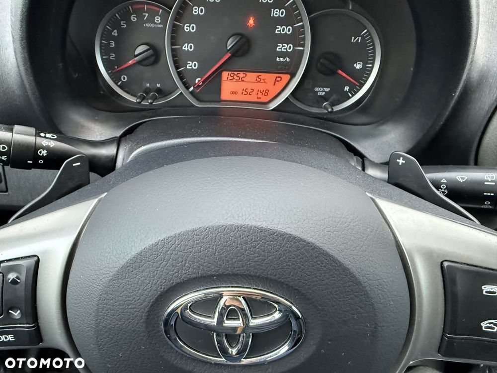 Toyota Yaris - 24
