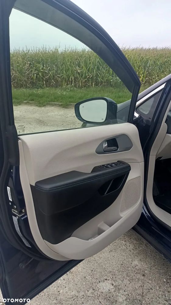 Chrysler Pacifica - 14