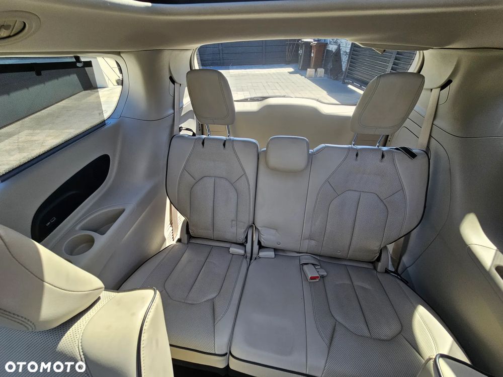 Chrysler Pacifica - 22