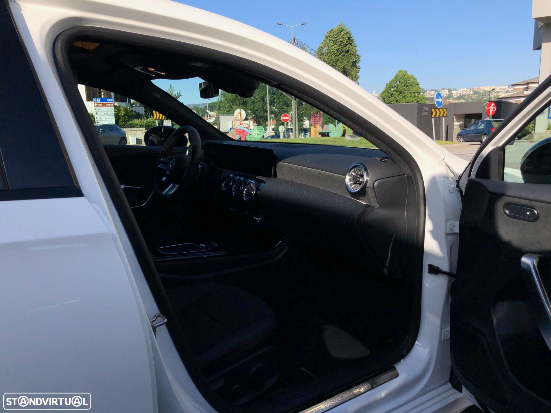 Mercedes-Benz A 250 e AMG Line - 21