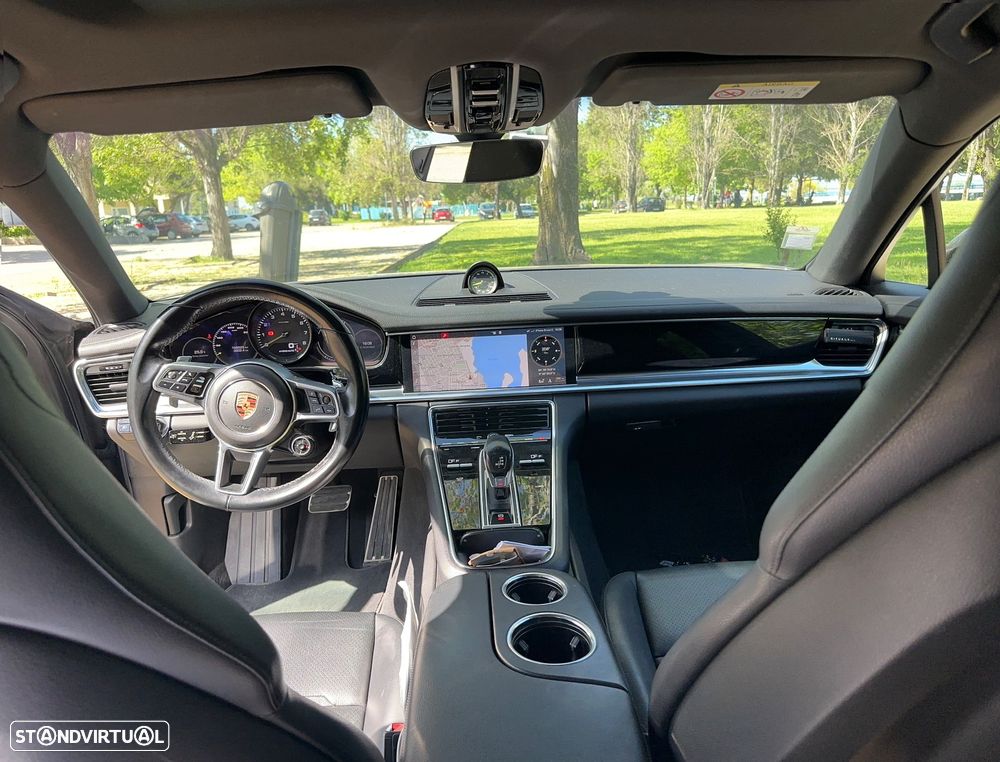 Porsche Panamera Sport Turismo 4 E-Hybrid - 17