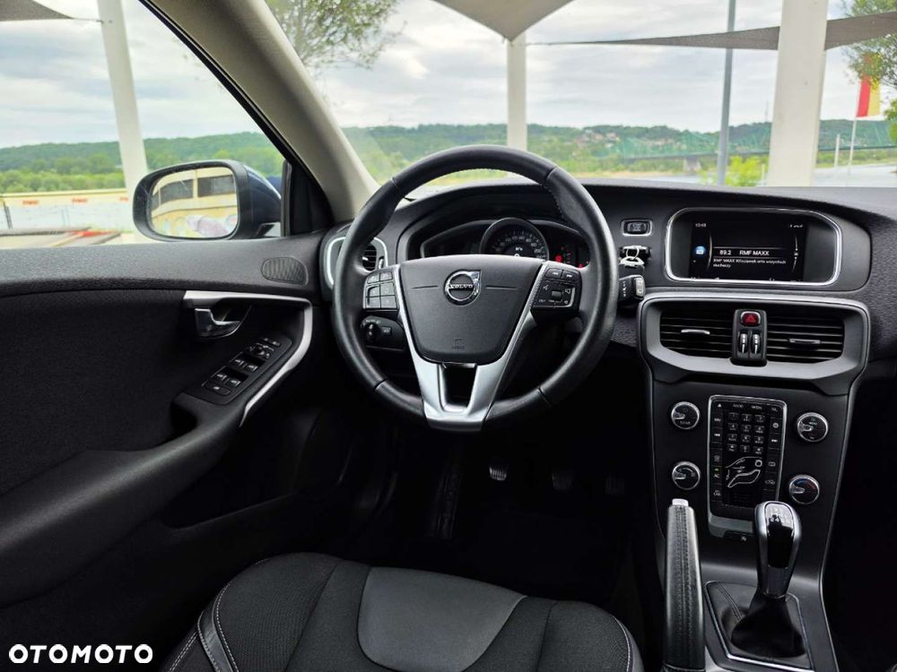 Volvo V40 - 24