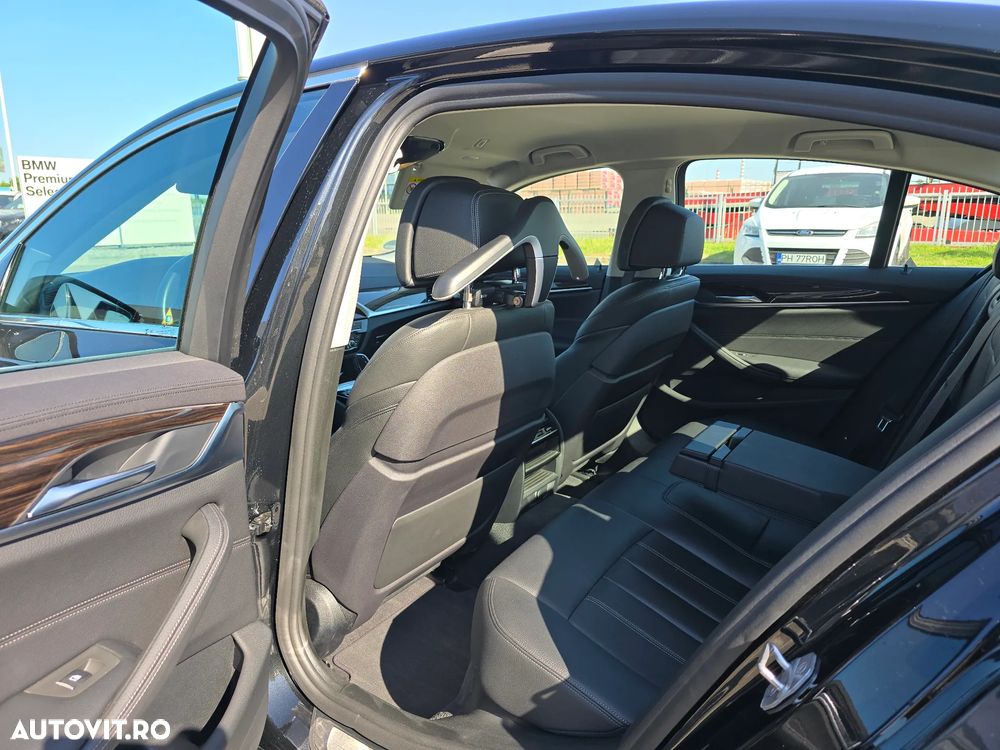 BMW Seria 5 525d Aut. Luxury Line - 13