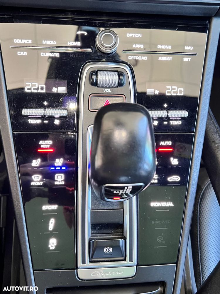 Porsche Cayenne - 21