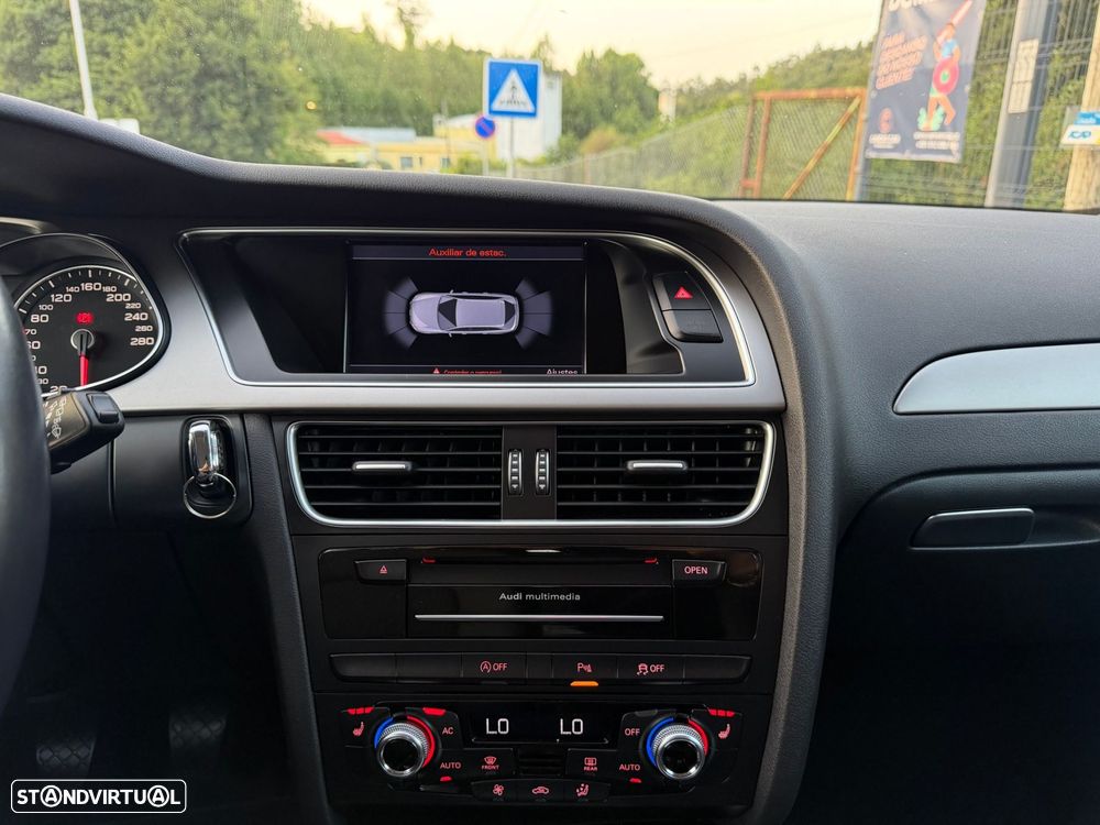 Audi A4 Avant 2.0 TDI Business Line - 32