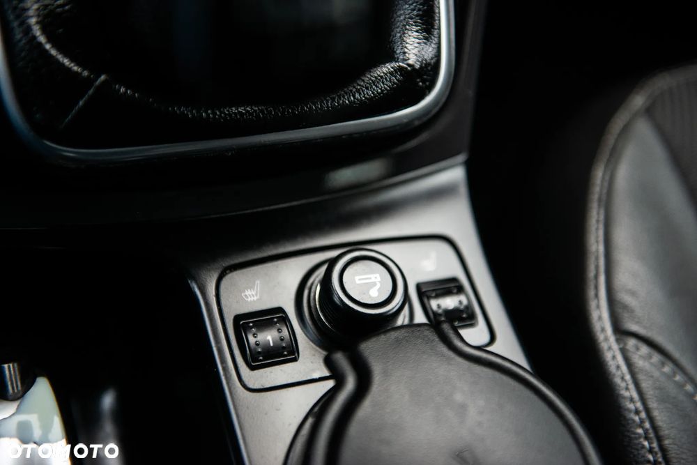 Ford Kuga 2.0 TDCi 4x4 Titanium - 38