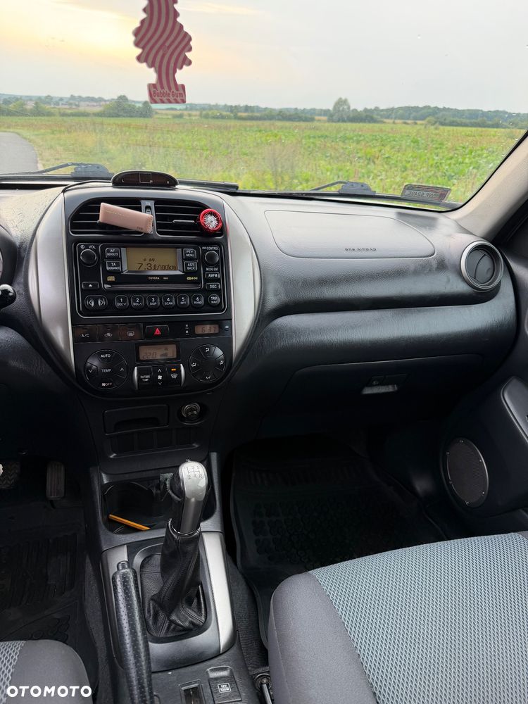 Toyota RAV4 2.0 D-4D 4x4 - 2