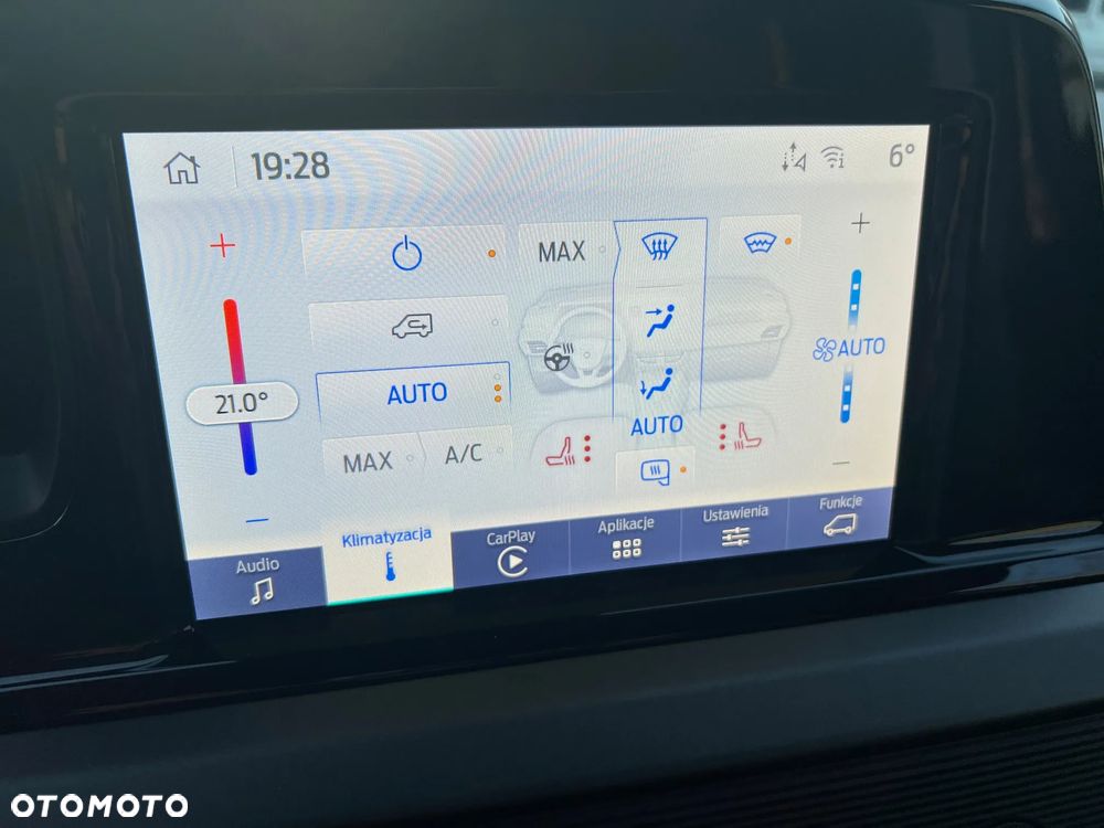 Ford Transit Courier - 10